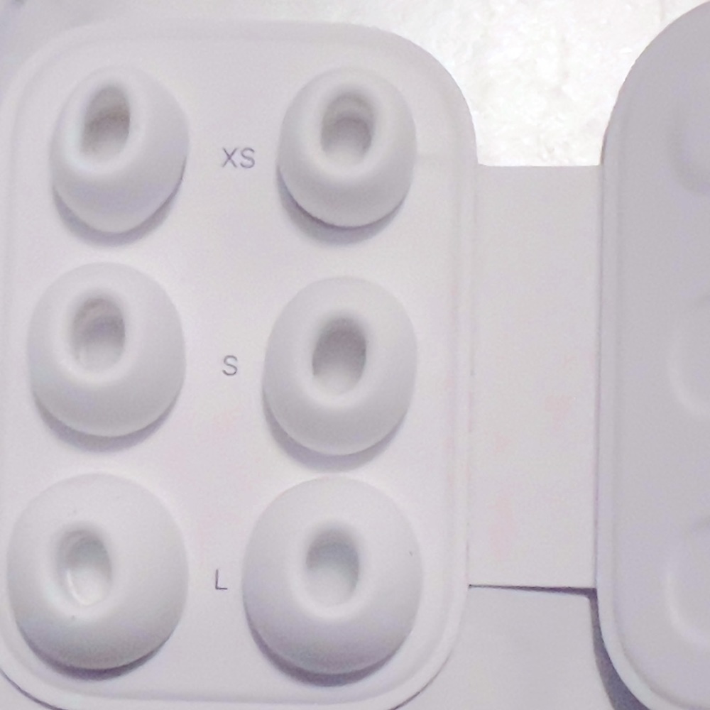 AirPods Pro (2nd Generation) - Picture 4 of 8